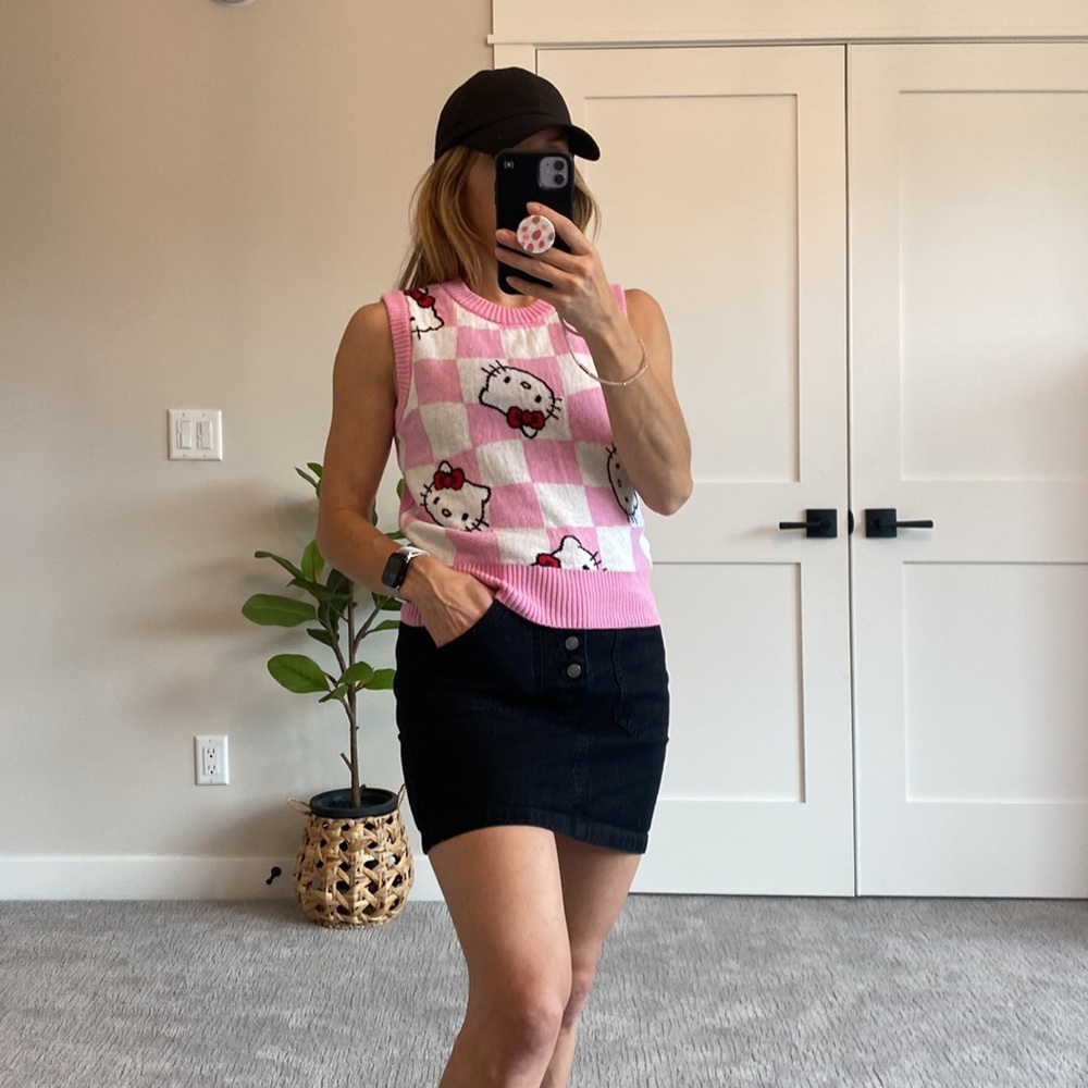 Hello Kitty by Sanrio Begonia Sweater Vest Size XS Checkered Knit Barbie